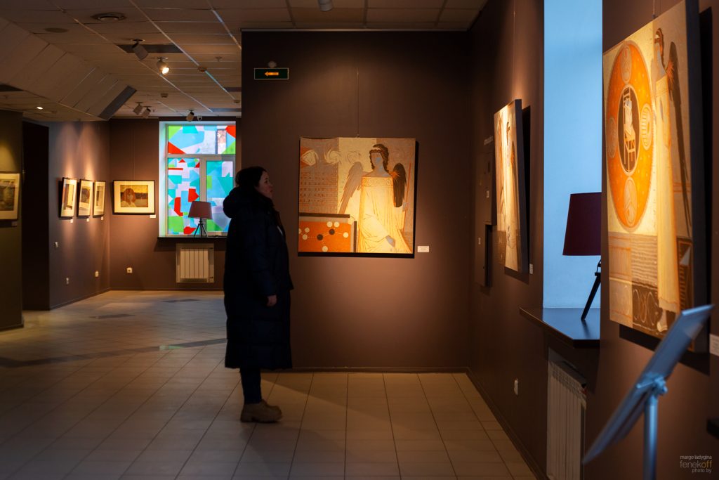 Картины современных художников в музее АртМуза