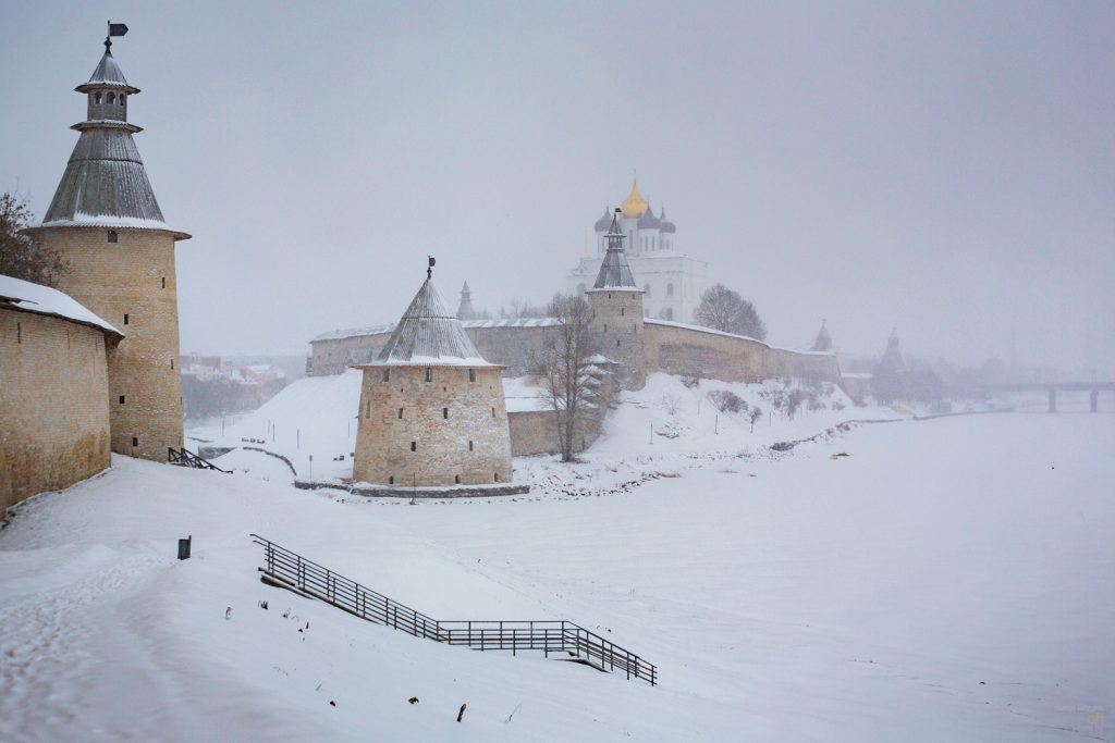 Псковский Кремль в снегопаде
