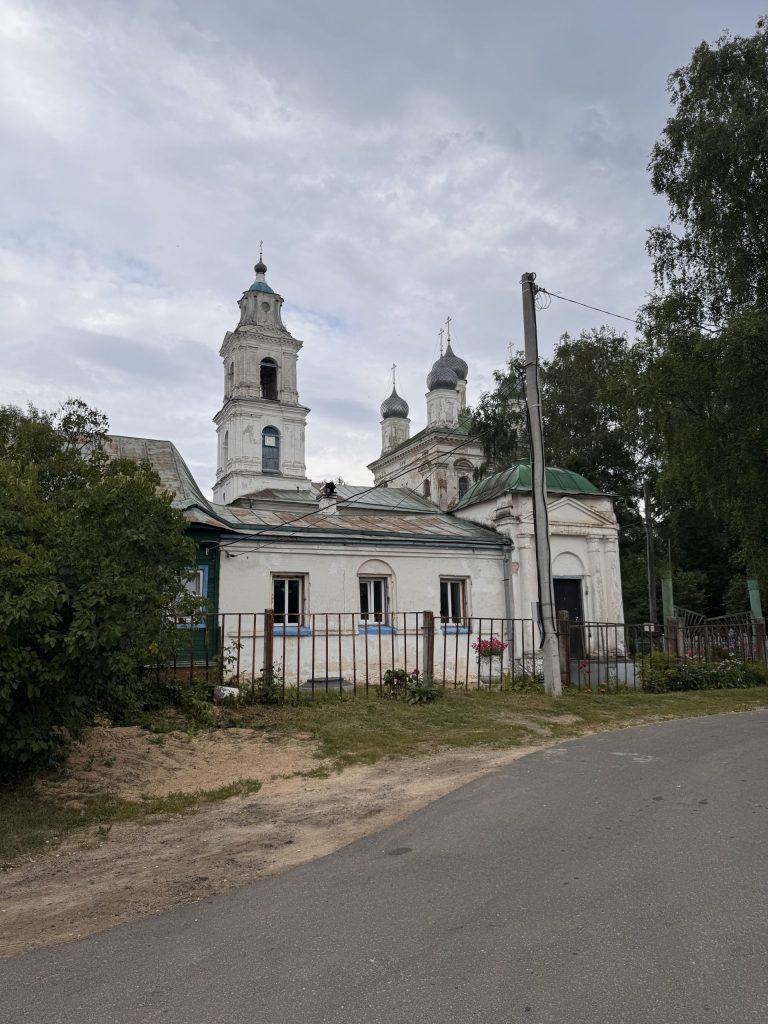 Успенская церковь в посёлке Балобаново под Рыбинском